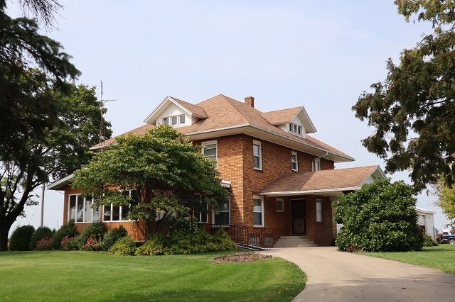 11852 West Canada Road Polo, IL 61064 - Photo 1 of 36