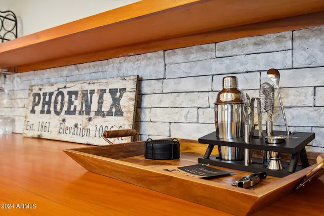 $10,000 | 1052 East Washington Avenue, Gilbert, AZ 85234