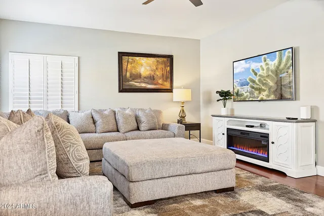 $10,000 | 1052 East Washington Avenue, Gilbert, AZ 85234