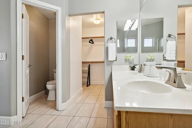 $10,000 | 1052 East Washington Avenue, Gilbert, AZ 85234