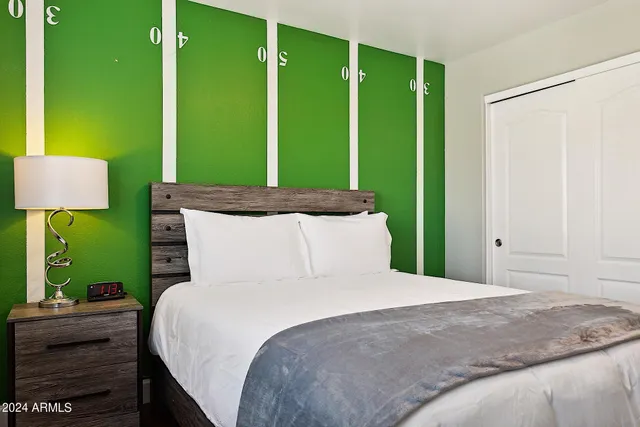 $10,000 | 1052 East Washington Avenue, Gilbert, AZ 85234