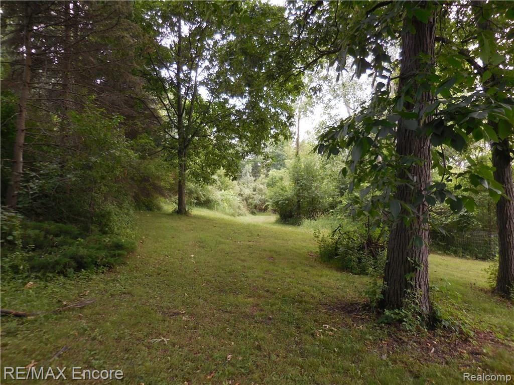 2070 East Thompson Road Holly, MI 48442 - Photo 30 of 64 DSCN1669.JPG