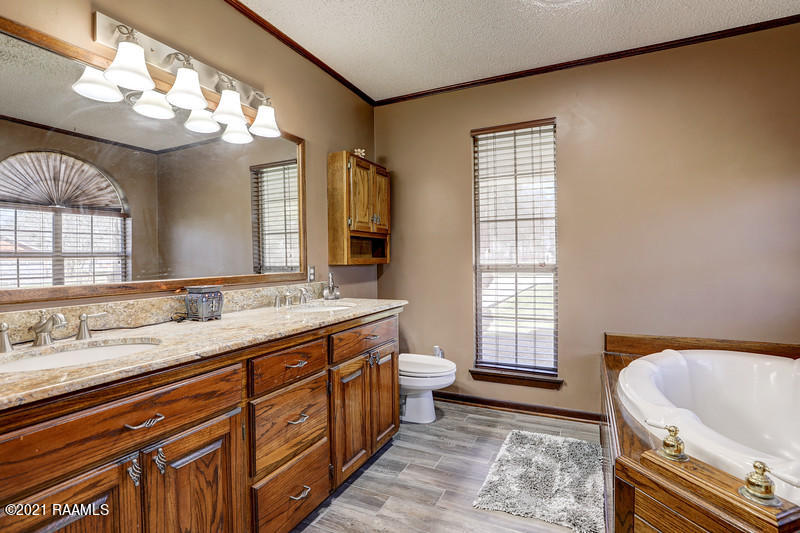 606 Kyle Landry Road New Iberia, LA 70563 - Photo 9 of 45 Gallery Image 9