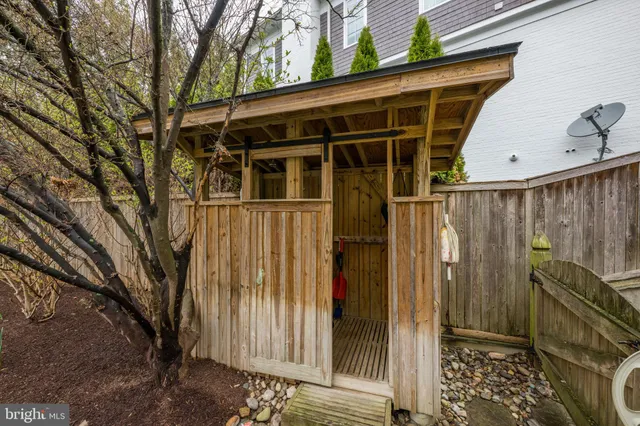 $5,995,000 | 2950 Chain Bridge Road Northwest, Washington, DC 20016