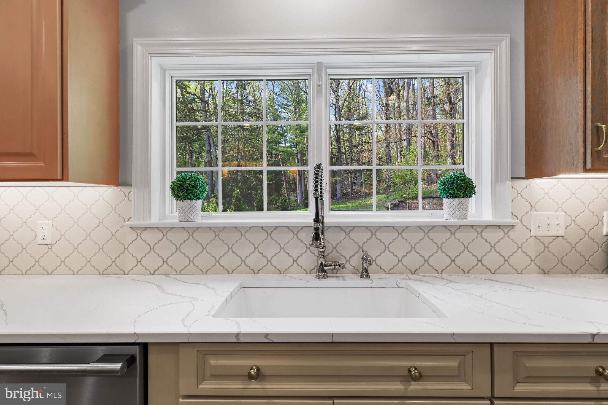 1936 Deininger Road York, PA 17406 - Photo 17 of 82 Kitchen