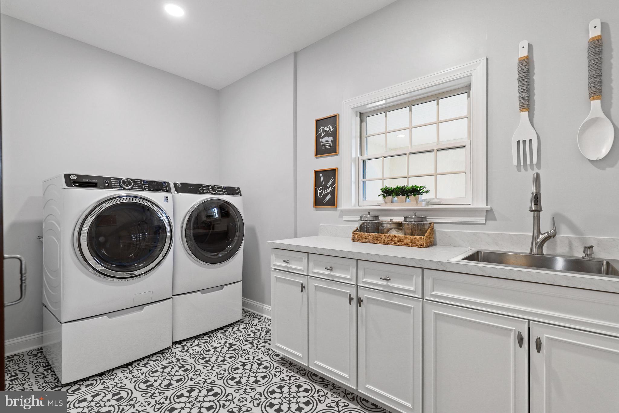 1936 Deininger Road York, PA 17406 - Photo 30 of 82 Laundry Room