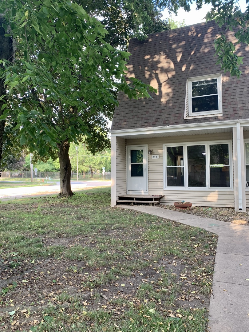 701 Kenwood Road, Unit A Champaign, IL 61821 - Photo 3 of 7 Gallery Image 3