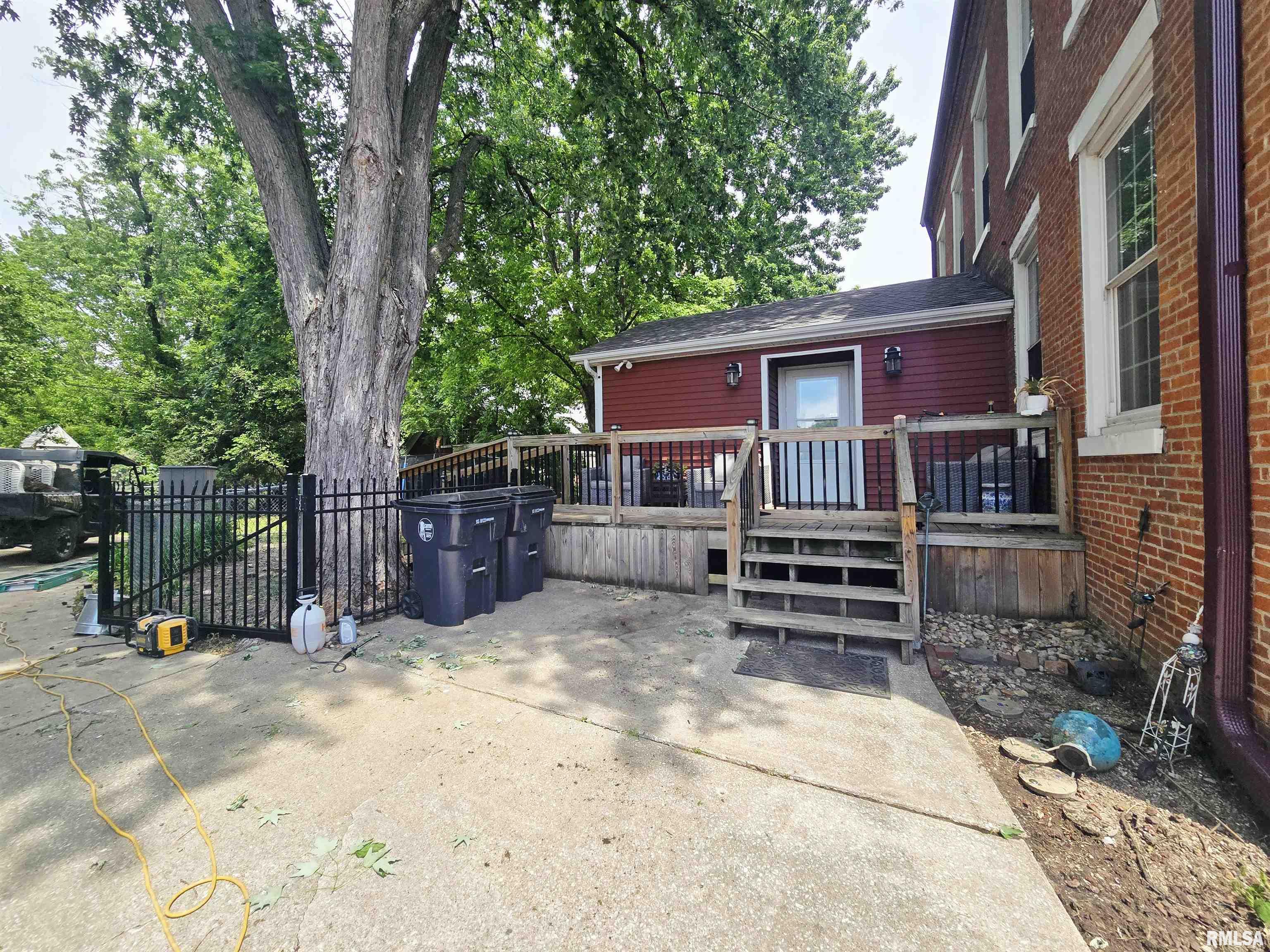 239 West Chestnut Street Canton, IL 61520 - Photo 81 of 83
