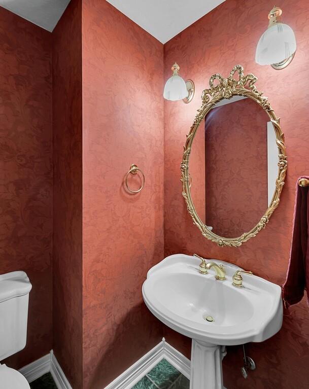 3111 Rockbridge Road Waco, TX 76657 - Photo 14 of 40 a bathroom with a sink and mirror