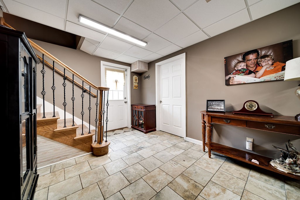 6634 Flewellyn Road Springfield, TN 37172 - Photo 40 of 49 a view of an entryway with a workspace