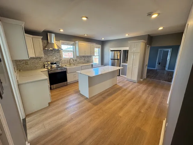 $3,000 | 4 Greenwood Street, Unit 2, Worcester, MA 01607