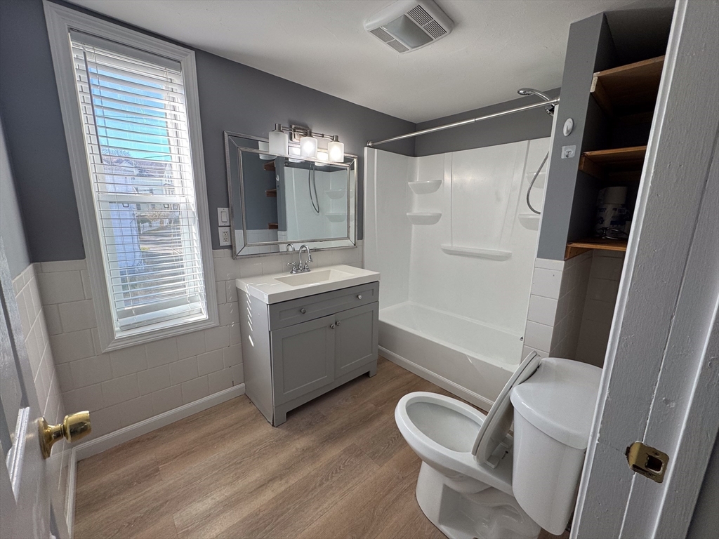 4 Greenwood Street, Unit 2 Worcester, MA 01607 - Photo 4 of 8