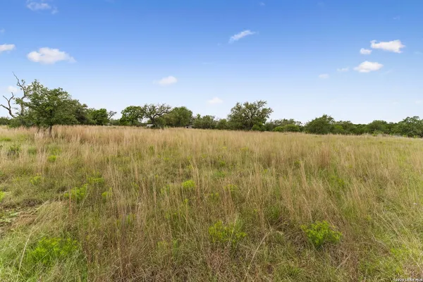 $384,000 | 997 G W Edwards Lane, Pipe Creek, TX 78063
