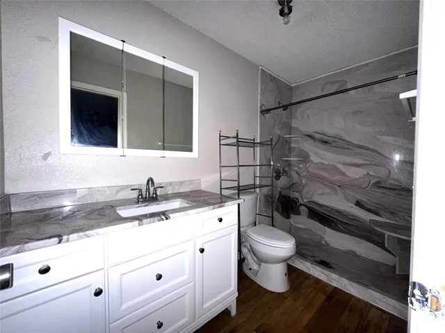 $200,000 | 11024 State Highway 71, El Campo, TX 77437