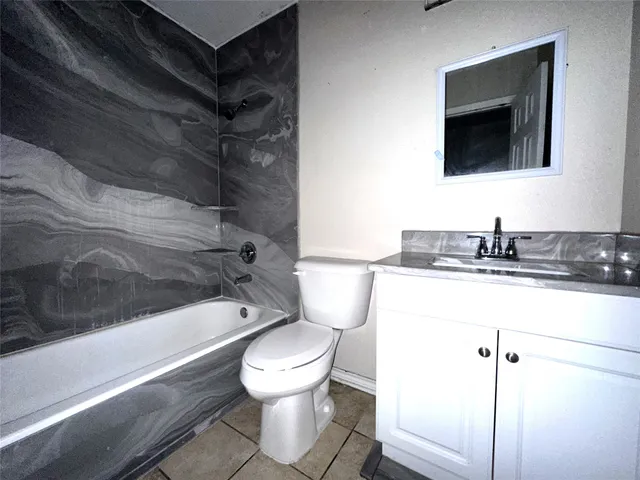 $200,000 | 11024 State Highway 71, El Campo, TX 77437