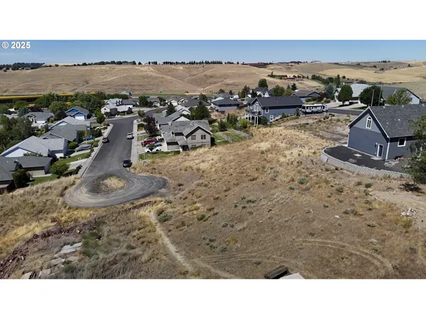 a view of an ocean beach
