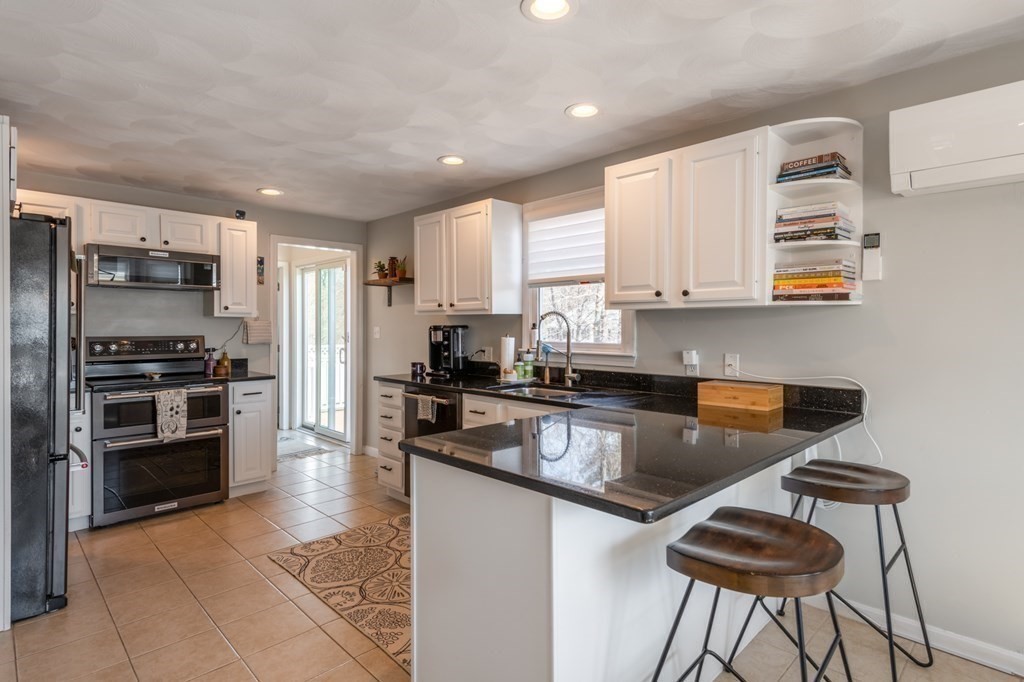 40 Curve Road Stoneham, MA 02180 - Photo 6 of 18 Gallery Image 6