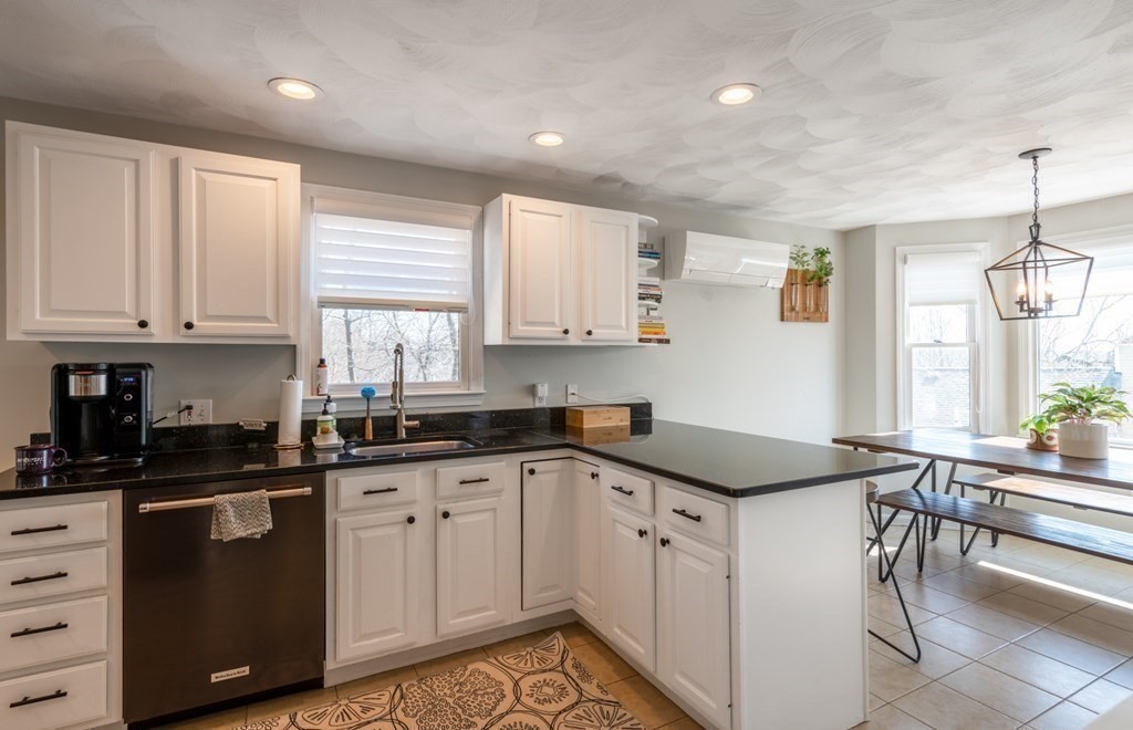 40 Curve Road Stoneham, MA 02180 - Photo 8 of 18 Gallery Image 8