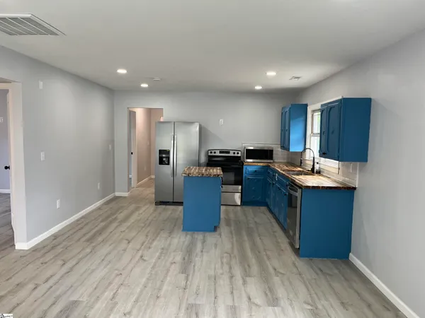 $1,500 | 107 Bennett Street, Greer, SC 29651