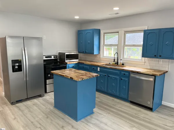 $1,500 | 107 Bennett Street, Greer, SC 29651