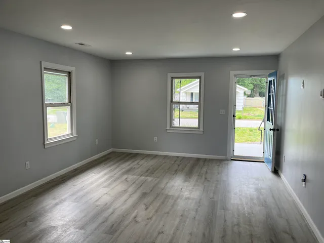 $1,500 | 107 Bennett Street, Greer, SC 29651