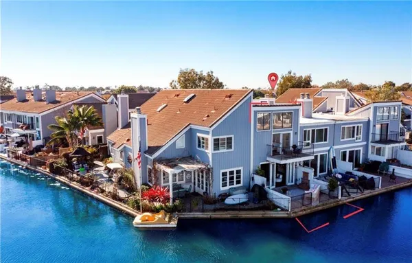 $2,198,000 | 16104 Tortola Circle, Huntington Beach, CA 92649