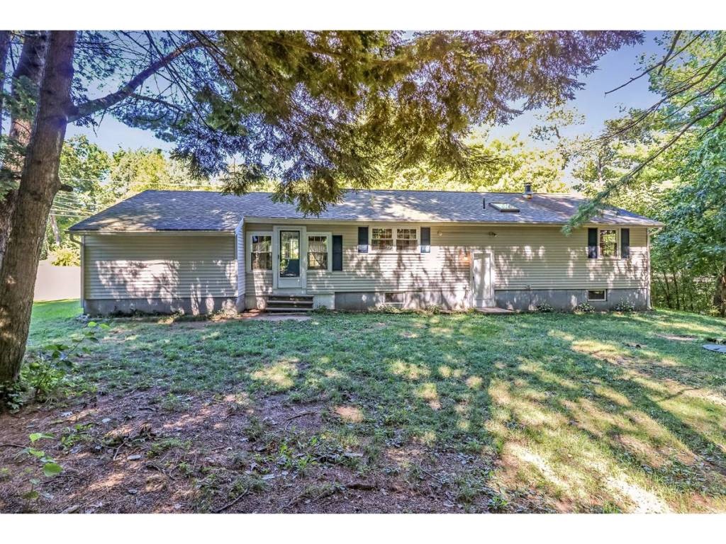 48 Tolend Road Dover, NH 03820 - Photo 5 of 20