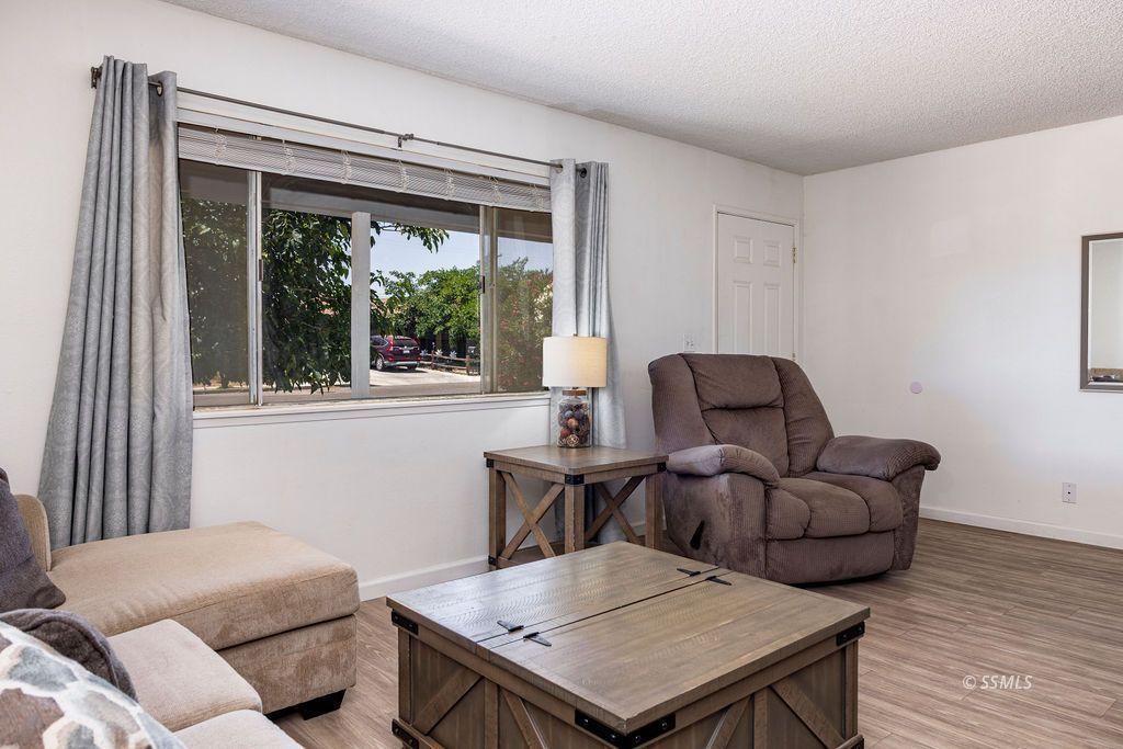 1036 West Mariposa Avenue Ridgecrest, CA 93555 - Photo 8 of 33