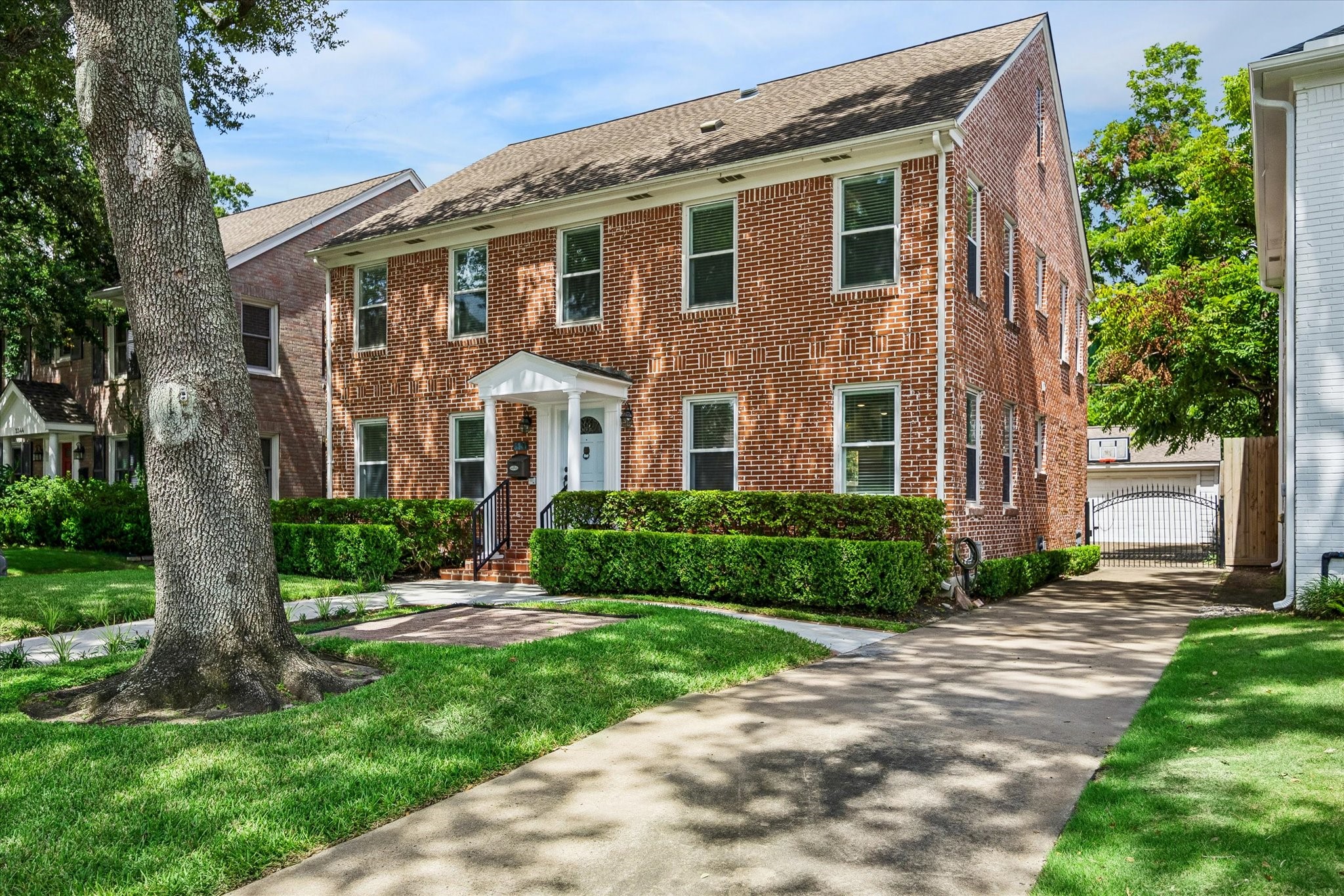 2340 Albans Road Houston, TX 77005 - Photo 2 of 29 Gallery Image 2