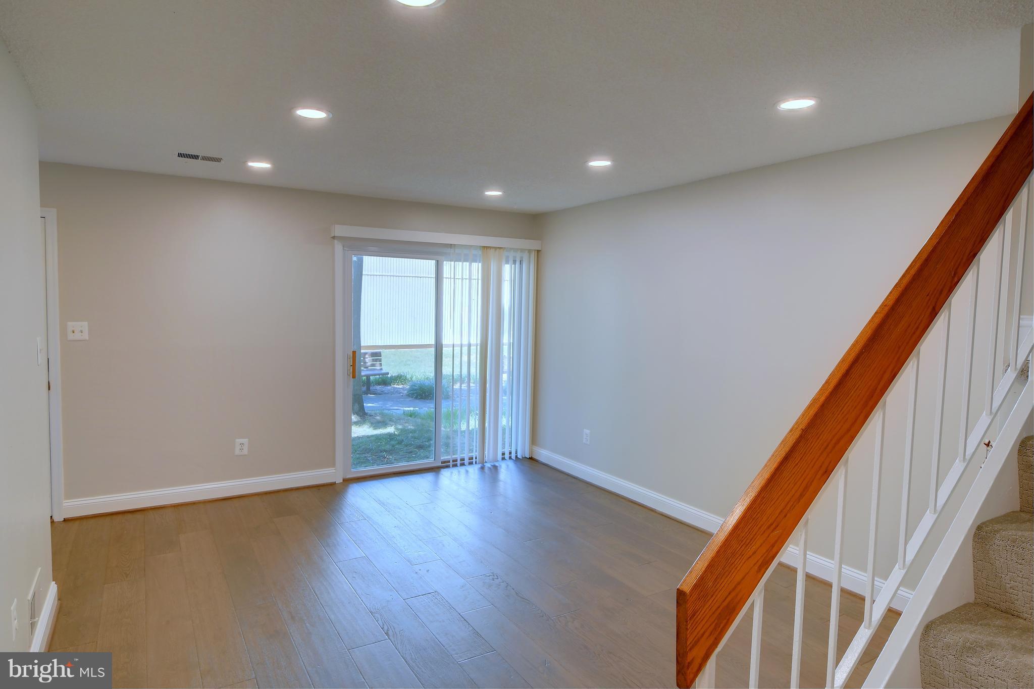 2276 White Cornus Lane Reston, VA 20191 - Photo 5 of 18 Living Room