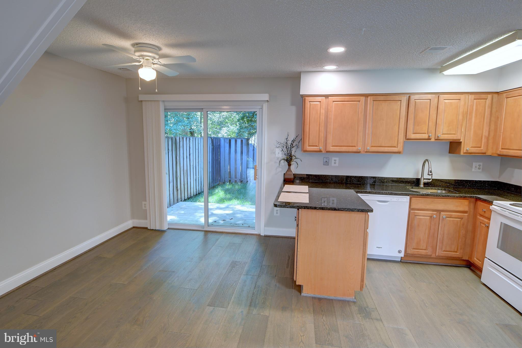 2276 White Cornus Lane Reston, VA 20191 - Photo 8 of 18 Kitchen