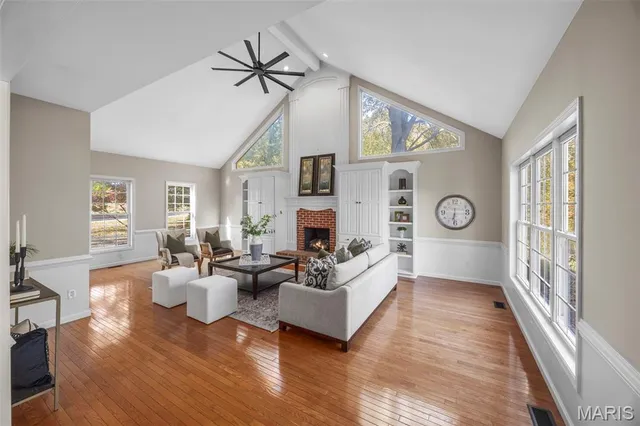 $900,000 | 1406 Wheatfield Lane, St. Albans, MO 63073