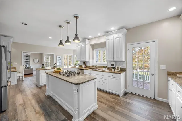 $900,000 | 1406 Wheatfield Lane, St. Albans, MO 63073