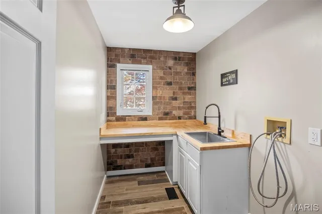 $900,000 | 1406 Wheatfield Lane, St. Albans, MO 63073