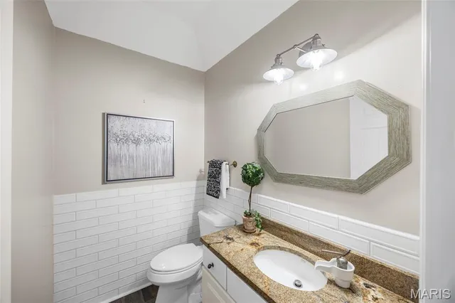 $900,000 | 1406 Wheatfield Lane, St. Albans, MO 63073