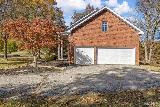 $900,000 | 1406 Wheatfield Lane, St. Albans, MO 63073