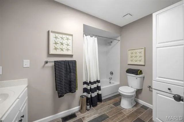 $900,000 | 1406 Wheatfield Lane, St. Albans, MO 63073