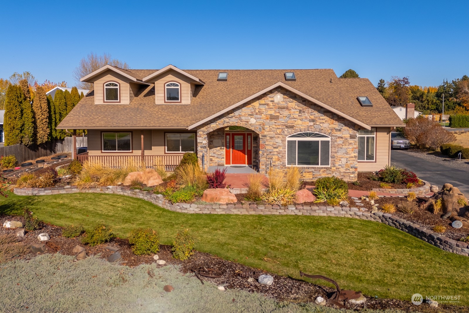 11396 Thompson Road Northeast Moses Lake, WA 98837 - Photo 2 of 39