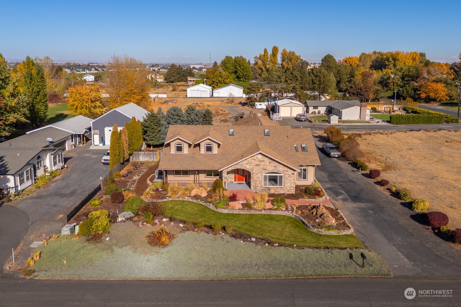 11396 Thompson Road Northeast Moses Lake, WA 98837 - Photo 6 of 39
