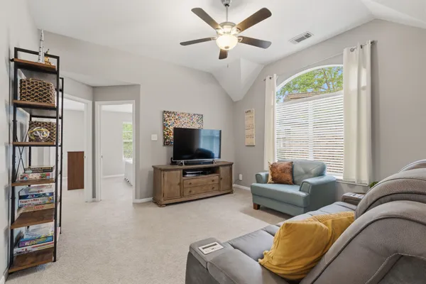 $639,900 | 34 Redland Place, Spring, TX 77382