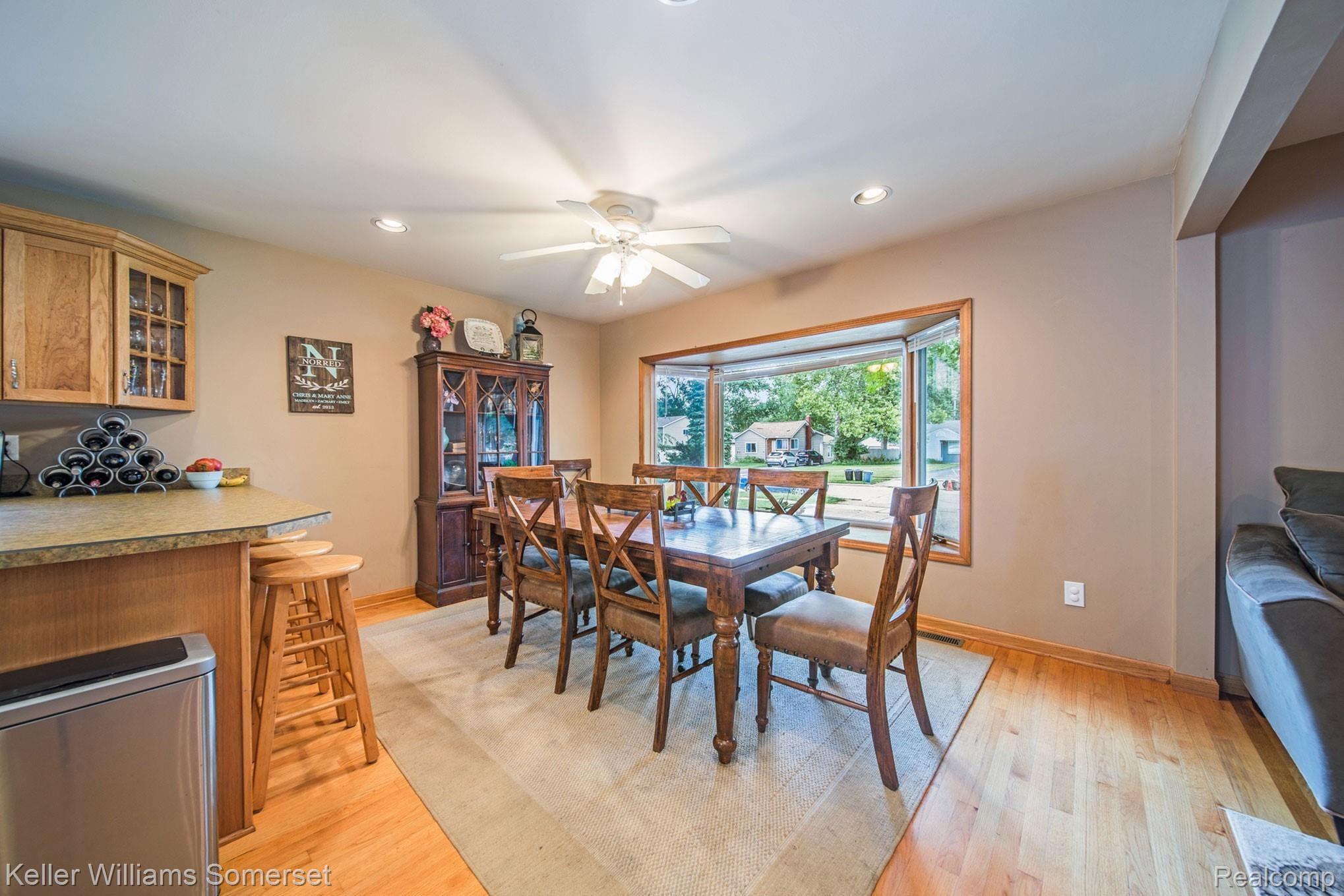 4003 Kent Road Royal Oak, MI 48073 - Photo 8 of 34 Dining room with bay window