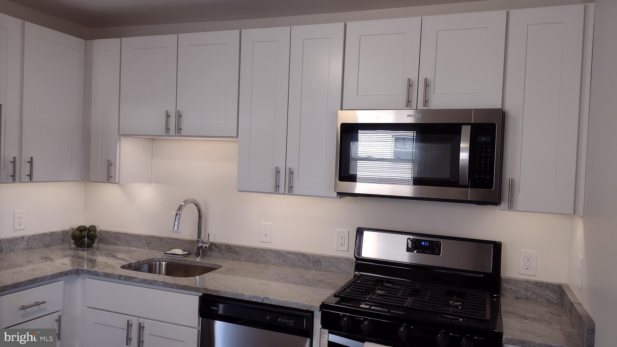 254 Candytuft Road Reisterstown, MD 21136 - Photo 15 of 44 Kitchen with under Cabinet Lighting