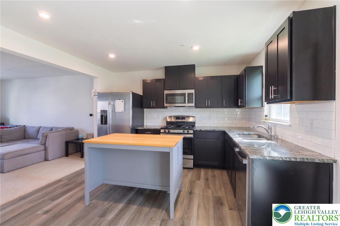 2126 Cross Country Road Northampton, PA 18067 - Photo 3 of 17