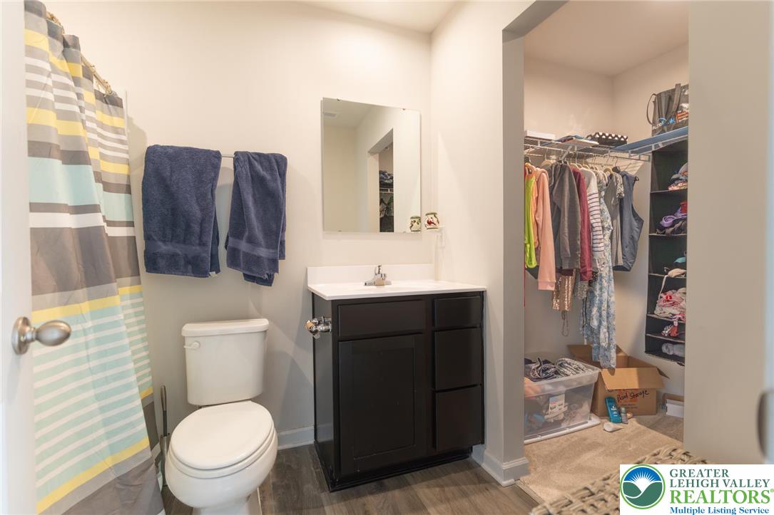 2126 Cross Country Road Northampton, PA 18067 - Photo 9 of 17