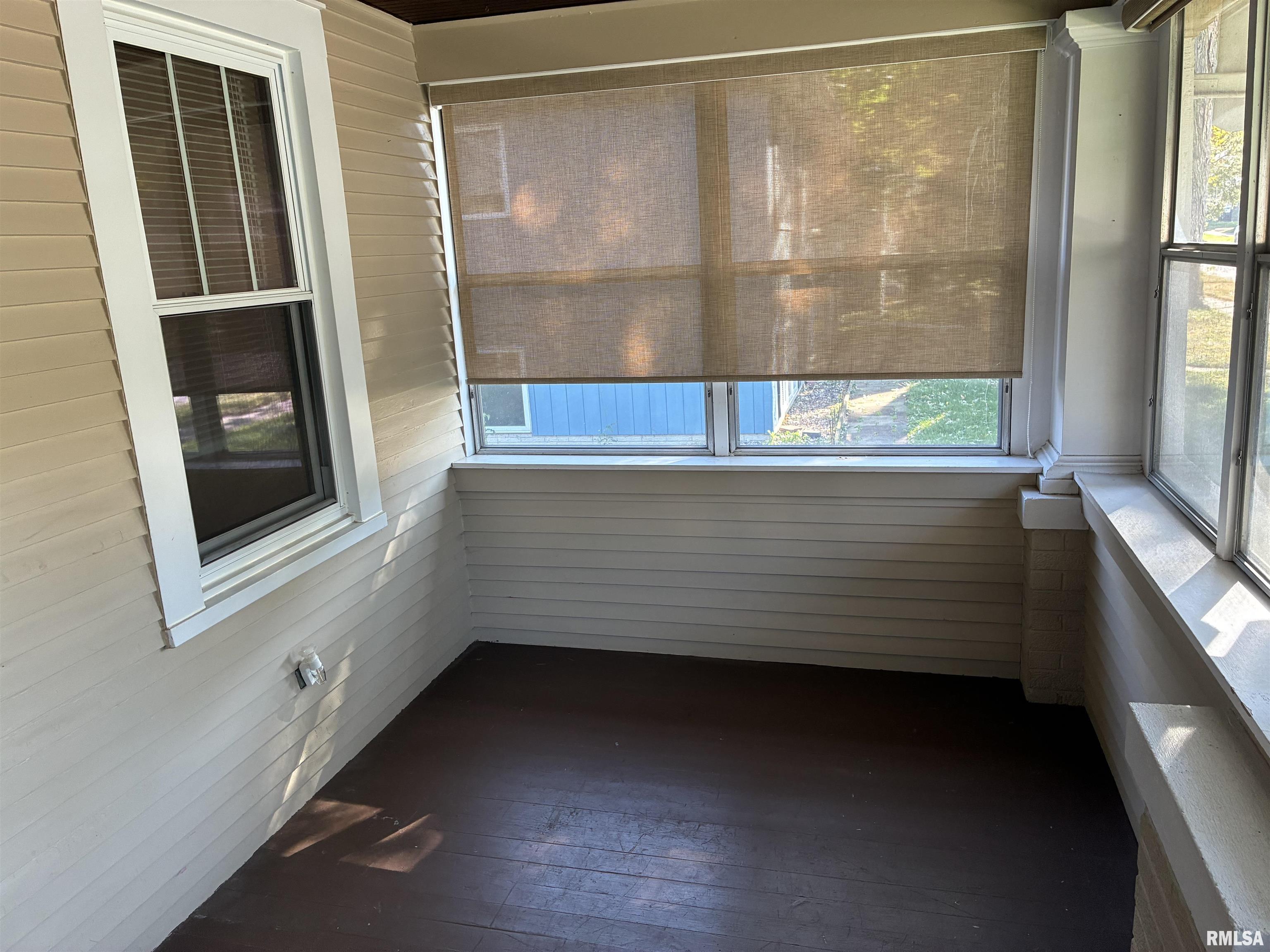 422 45th Street Moline, IL 61265 - Photo 11 of 18