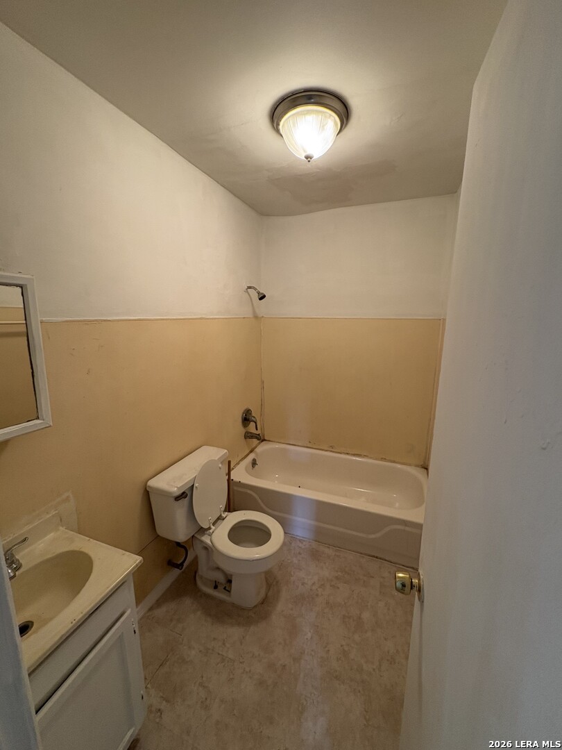 2513 Quintana Road San Antonio, TX 78211 - Photo 5 of 15