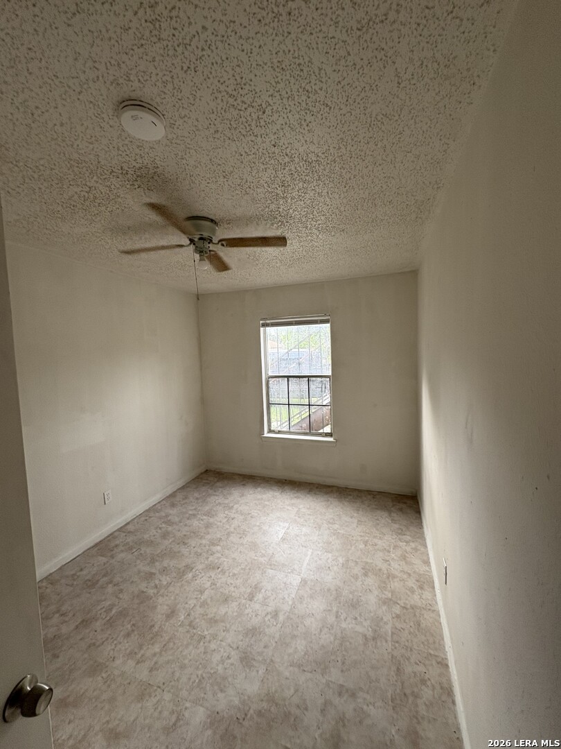 2513 Quintana Road San Antonio, TX 78211 - Photo 8 of 15