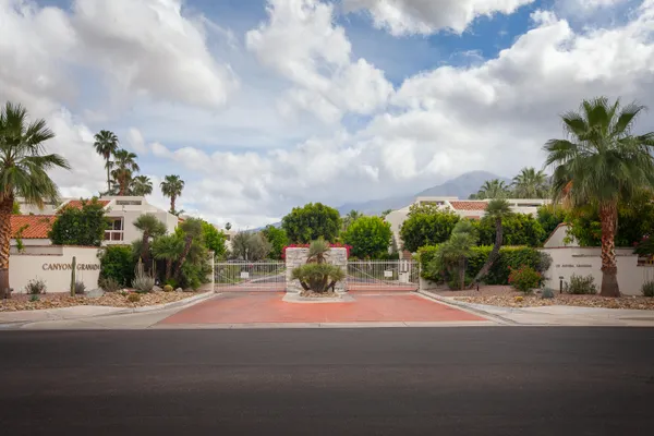 $1,950 | 255 East Avenida Granada, Unit 324, Palm Springs, CA 92264