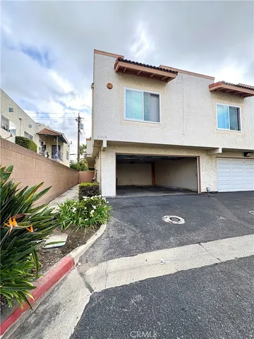 $490,000 | 21908 Belshire Avenue, Unit 204, Hawaiian Gardens, CA 90716