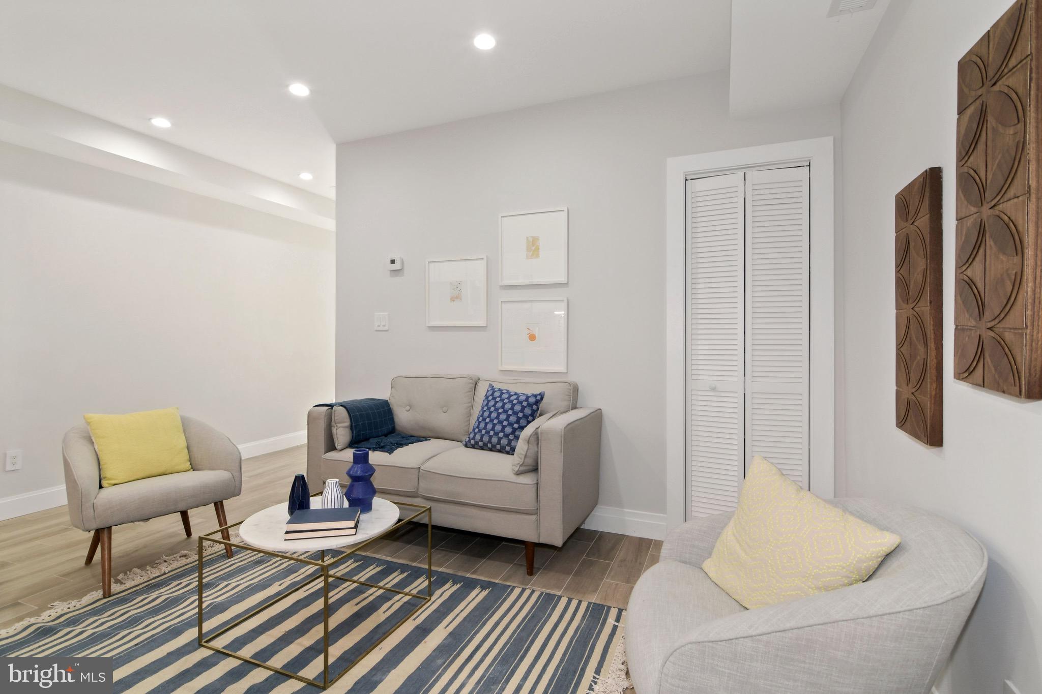 16 18th Street Southeast Washington, DC 20003 - Photo 25 of 33 Apartment Level Living Room